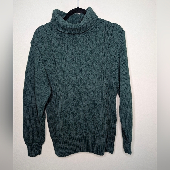 Abercrombie & Fitch Green Turtleneck Sweater Ribbed Knit - Picture 1 of 8